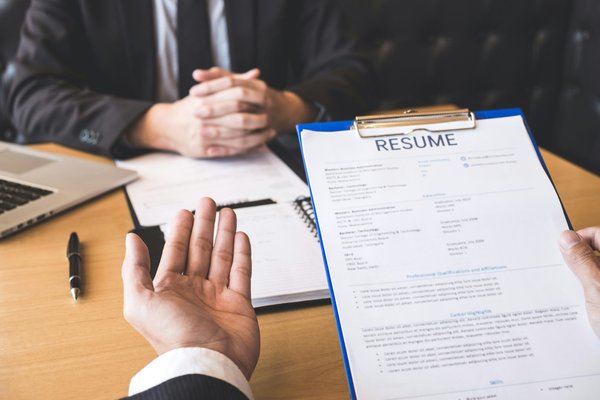 Consulting resume: 11 steps to get interviews in 2024